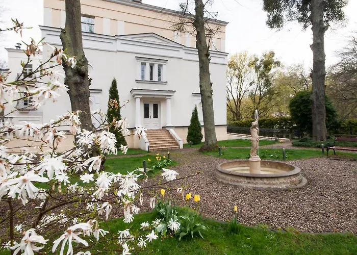 IRS ROYAL APARTMENTS y IRS Willa Krystyna